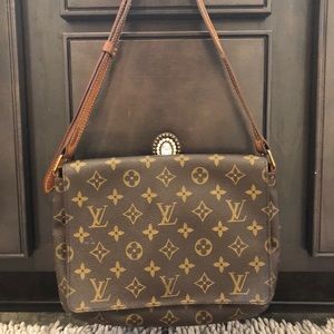 LOUIS VUITTON Monogram Musette
